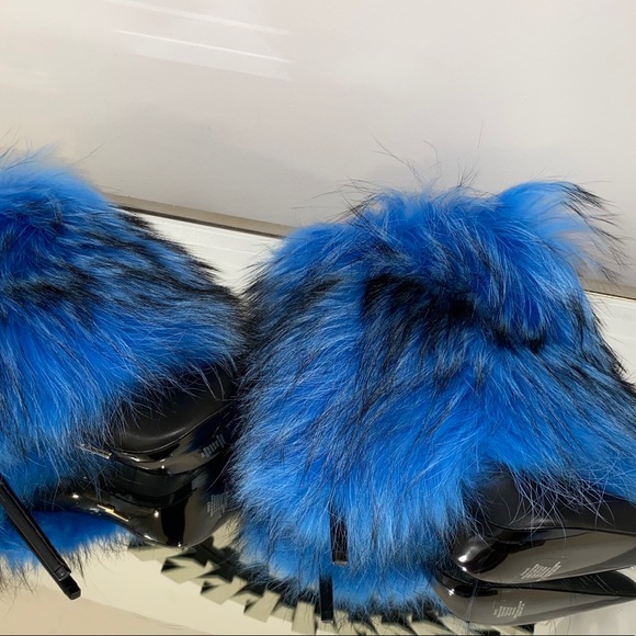 Lust for Life in Hue Blue Lola - Picture 4 of 8